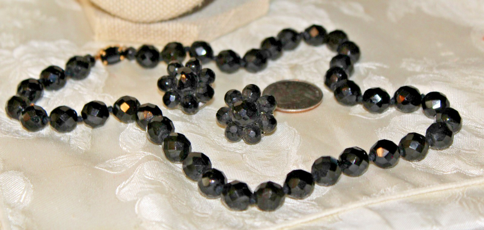 VTG BLACK FACETED GLASS BEAD NECKLACE AND CLUSTER CLIP EARRINGGS