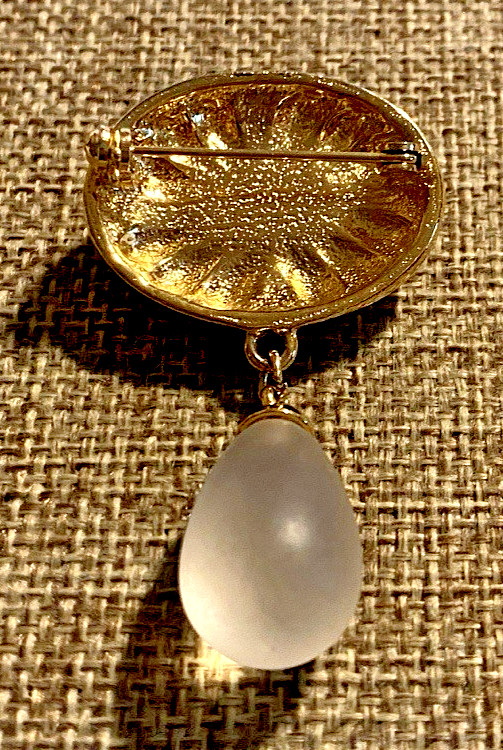 Vintage Brooch Pin Lot of 4 Gold Tone Swirl, Ribbon, Faux Pearl, Oval Teardrop