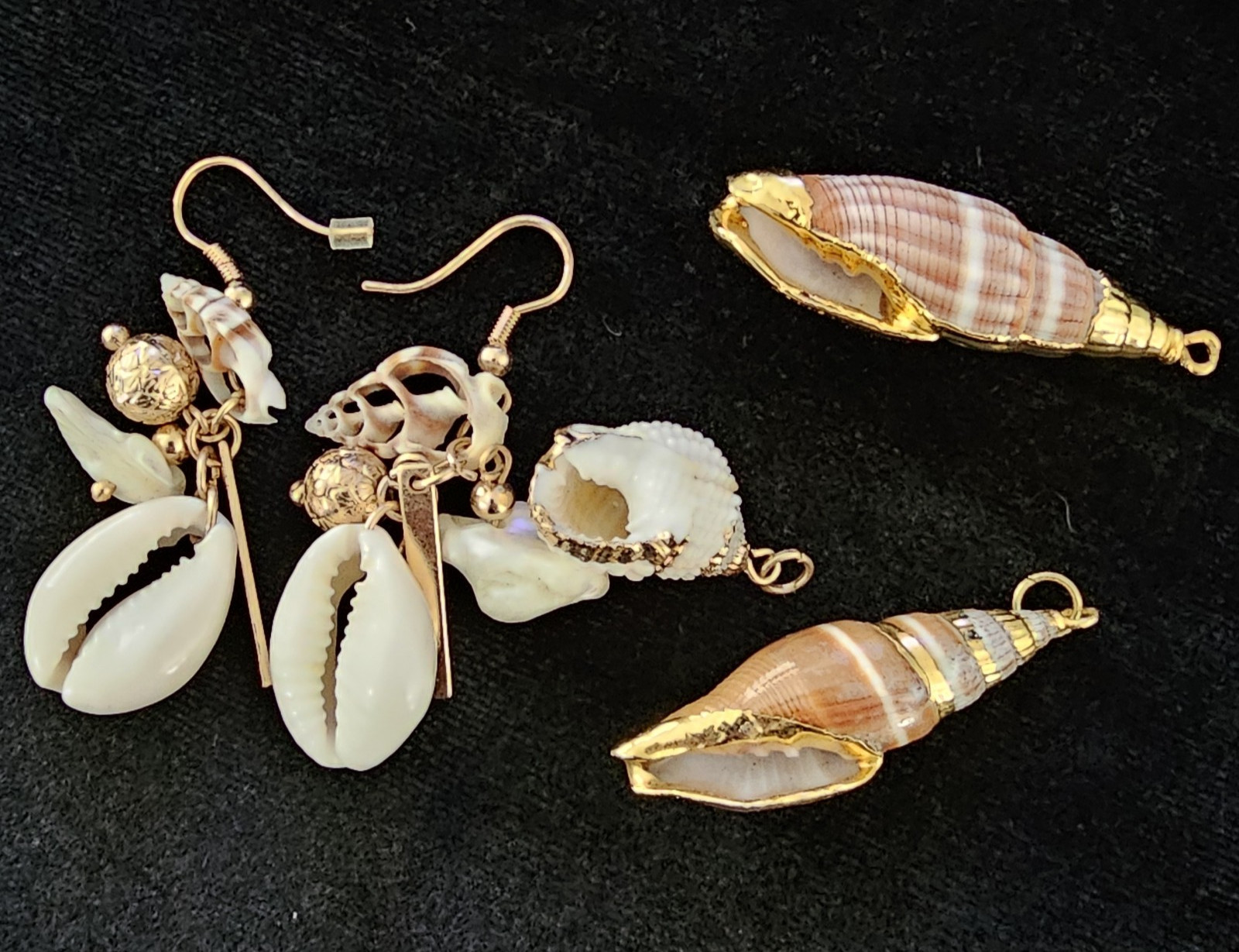 Lot of 4 Gold Rim Natural Sea Shell Pendant Charm & Dangle Earrings Coastal Boho