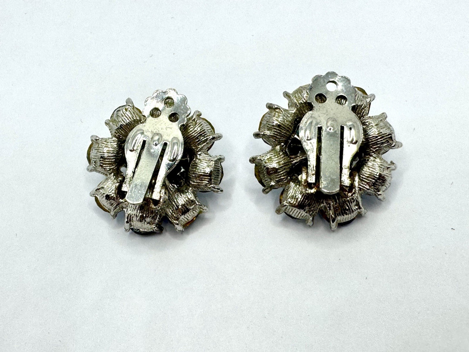 VTG Aqua Blue Rhinestone Floral Cluster Clip On Earrings Unsigned Weiss Juliana?