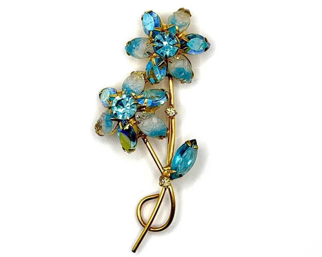 Vintage Blue Aqua Aurora Borealis Rhinestone Flower Brooch Pin Gold Tone MCM