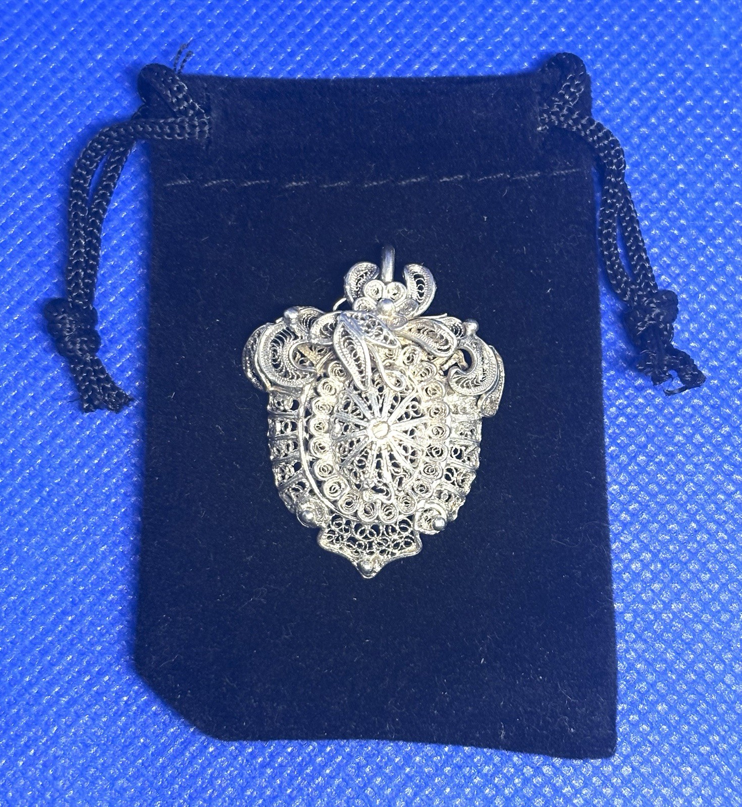 1900s Filigree Antique 1.4“x1.32“ or 39×29 mm 925 Sterling Silver Pendant 6.2g