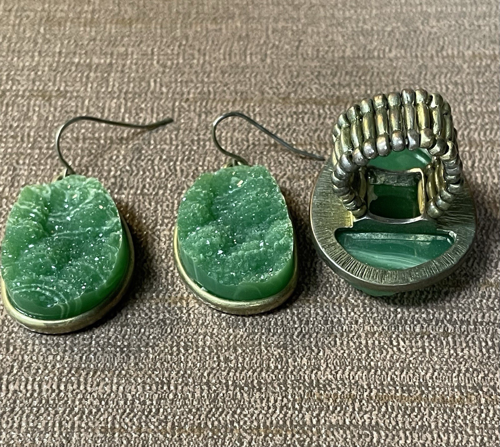 RARE Vintage Vivid Green Dyed Druzy Natural Stone Dangle Earrings ,Stretchy Ring
