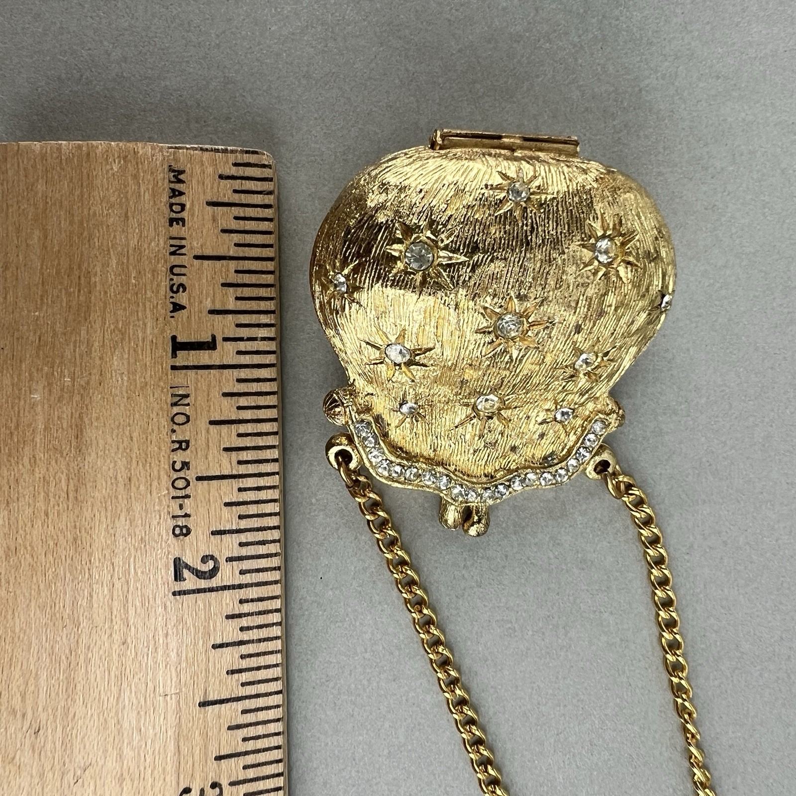 Vintage Purse Necklace Locket Pill Box Gold Tone Rhinestone q3z