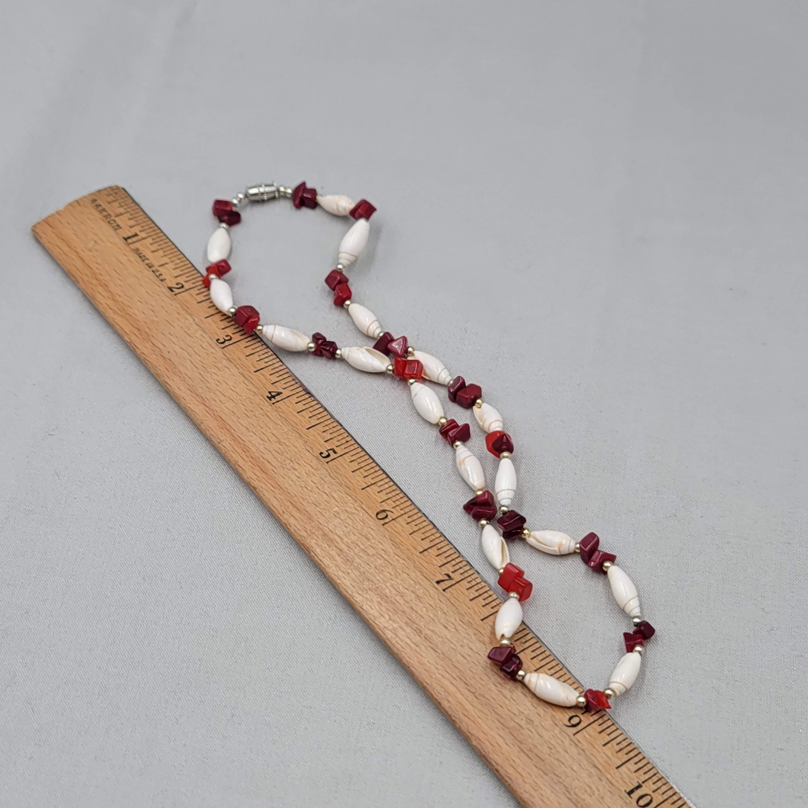 Vintage Seashell and Red Stone Bead Necklace Estate Costume Jewelry 18″