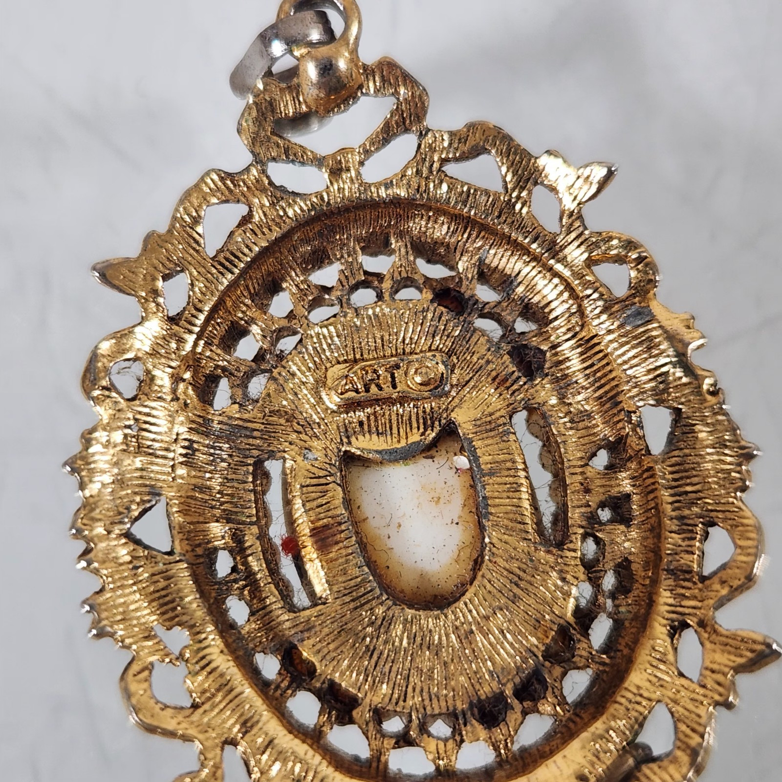 Arthur Pepper Portrait Signed ART Gold Tone Cameo Seed Pearl Vintage Pendant