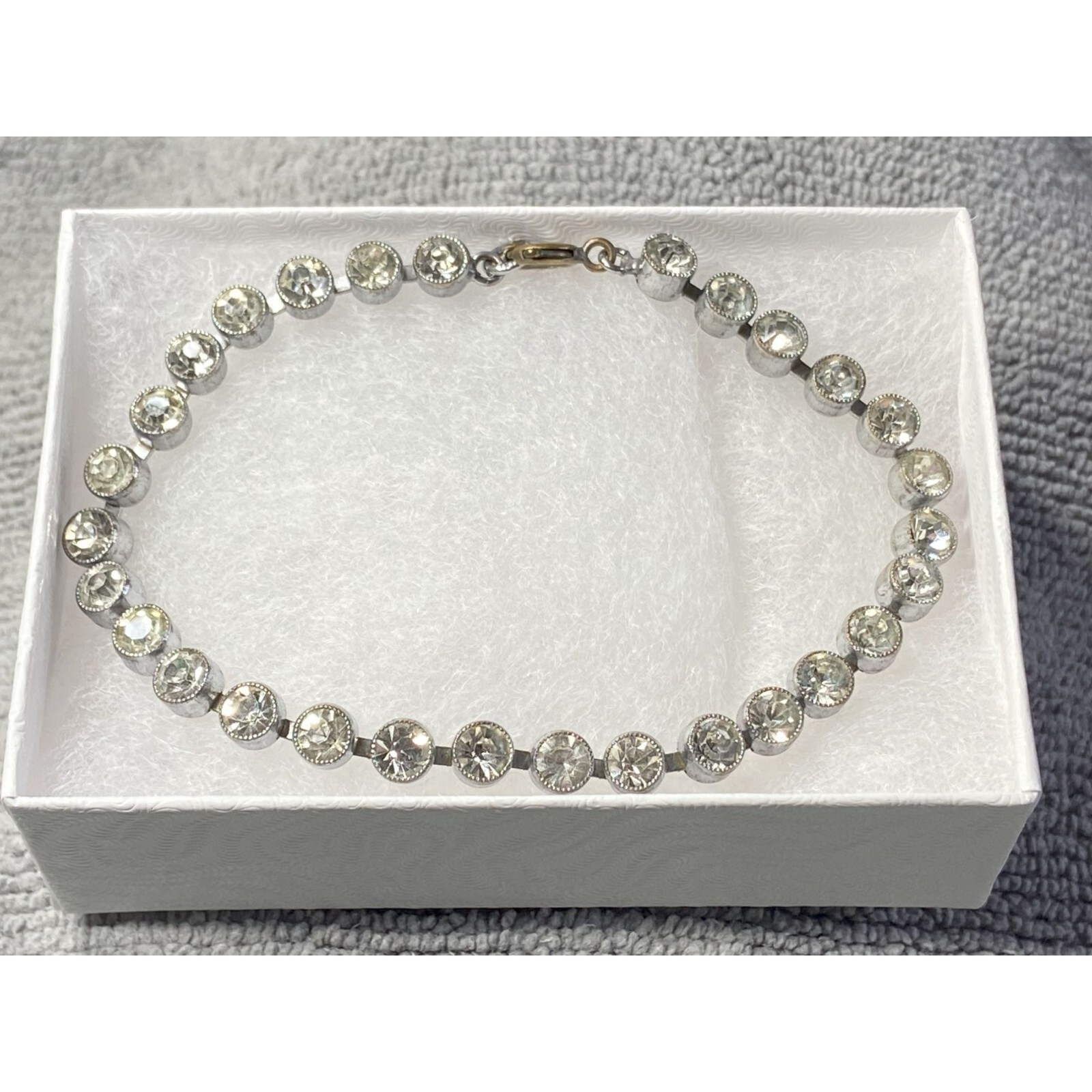 Vtg Rhinestone Crystal Tennis Bracelet 7.5” Cup Settings Glam Sparkle Classic