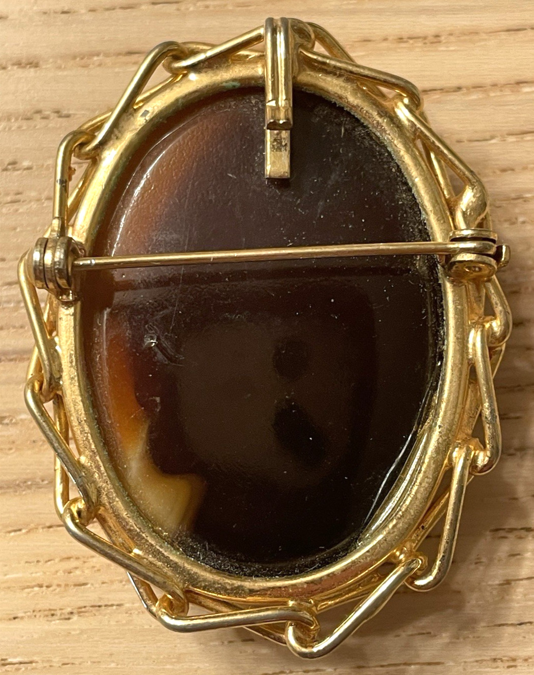 Cameo Brooch Pin Vintage Victorian Style Gold Tone Caramel Brown White & Gold 2″