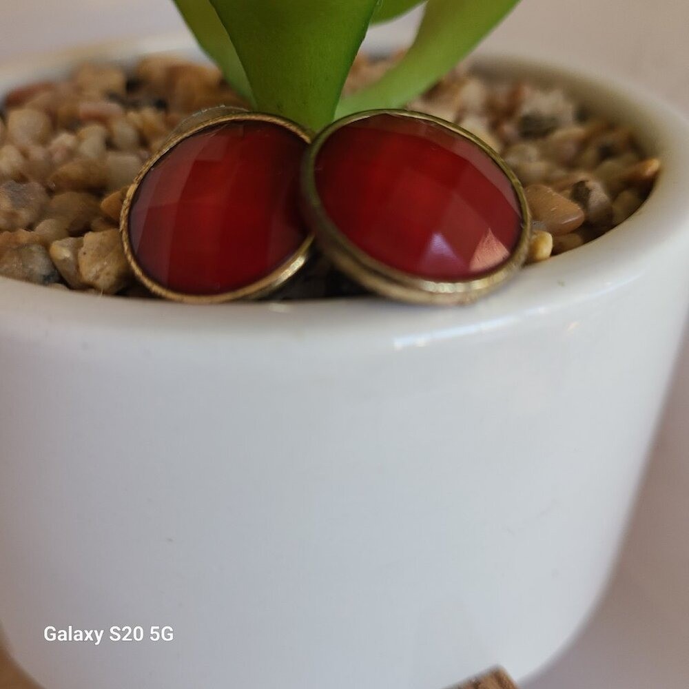 Unknown Brand Red w/Gold Trim Stud Vintage Earrings Ladies Business Casual