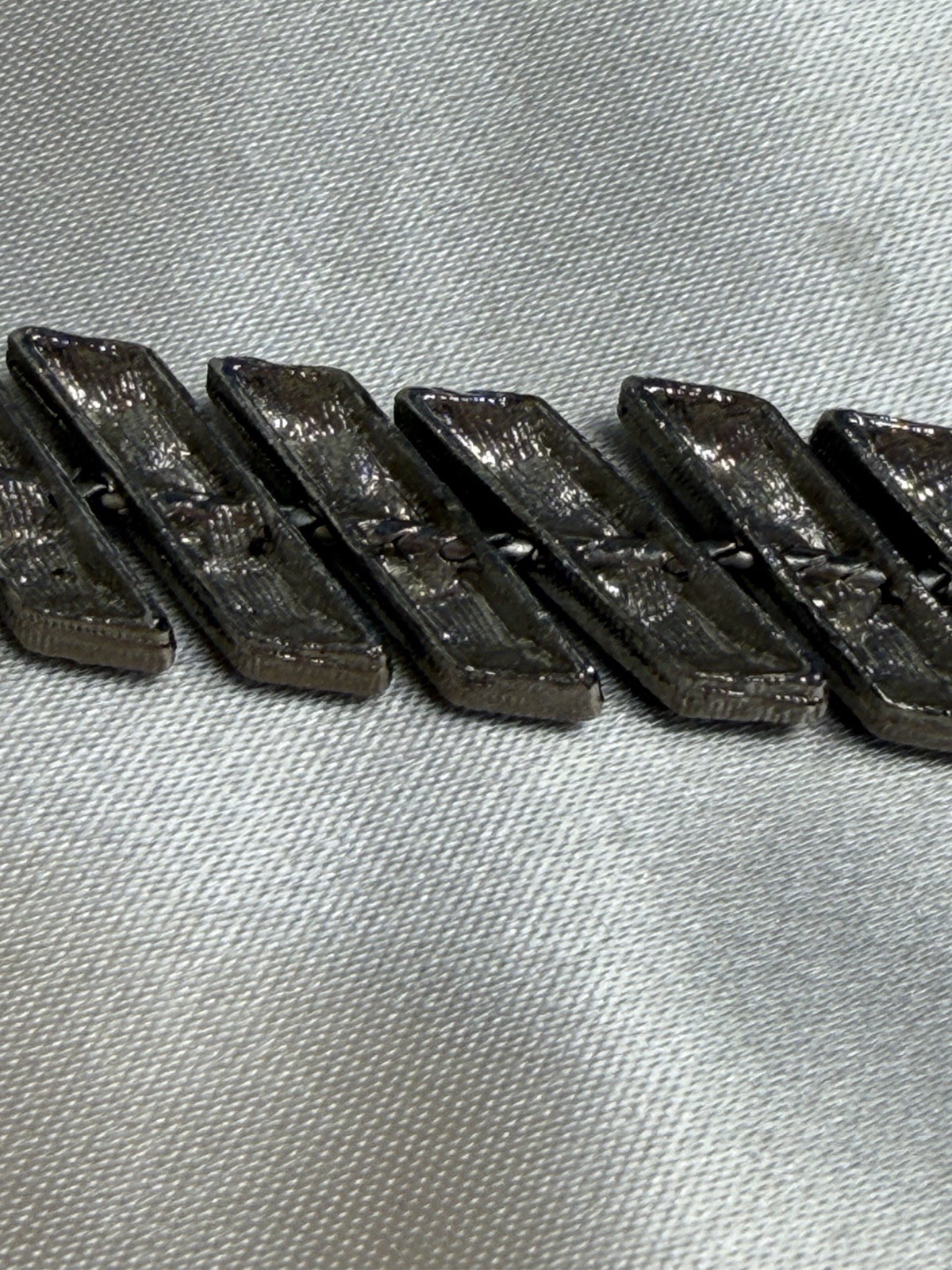 Vintage Silver Tone & Black Link Bracelet – Sleek Articulated Design 7″