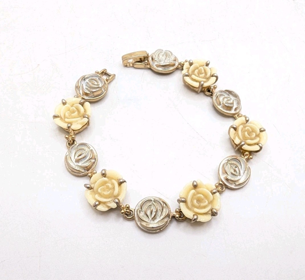Vtg Liz Claiborne LC Bracelet Roses Gold Tone Cream Off White Rose Flowers 7.25″