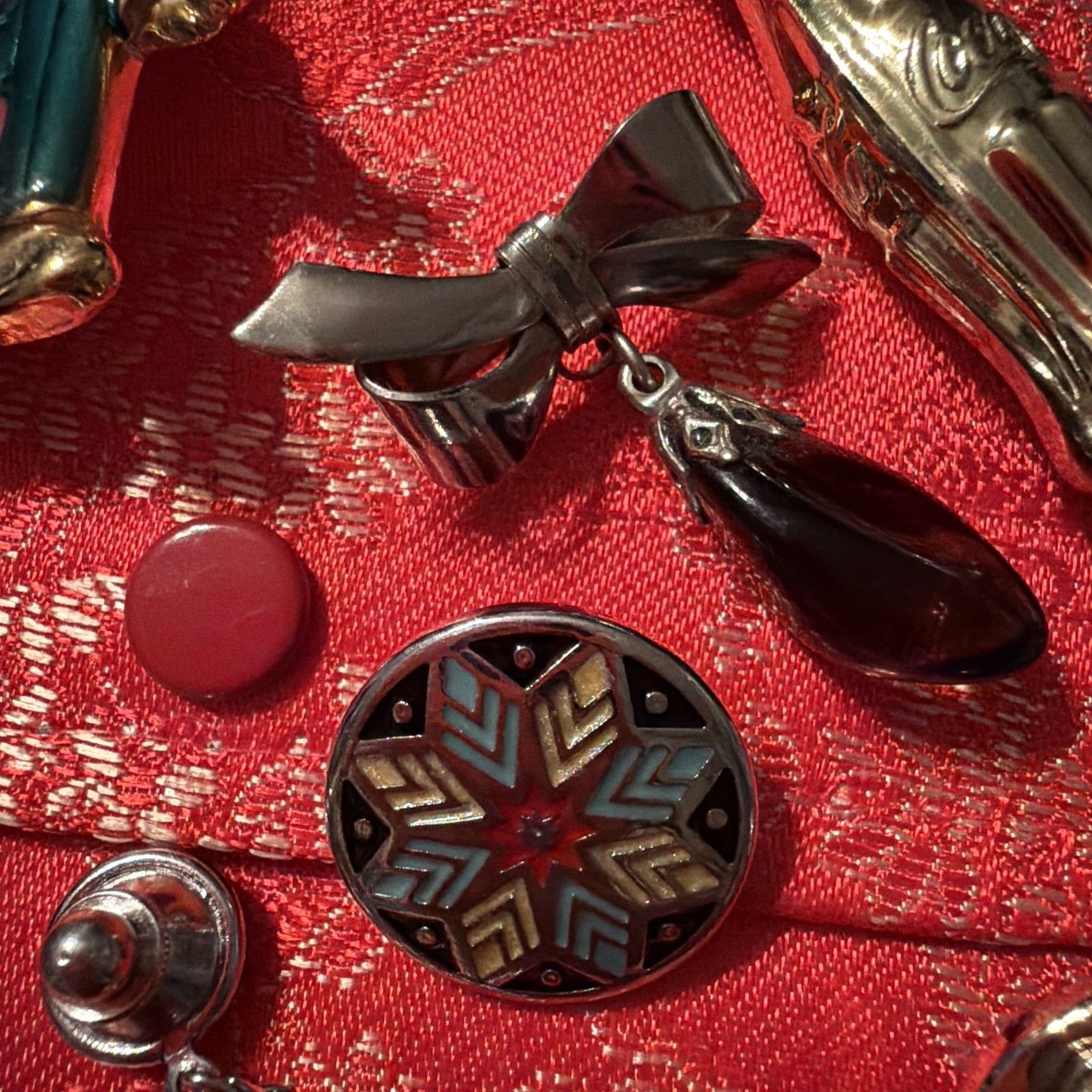 Christmas Brooch Collection Lot Buttons Random Old Pawn A14