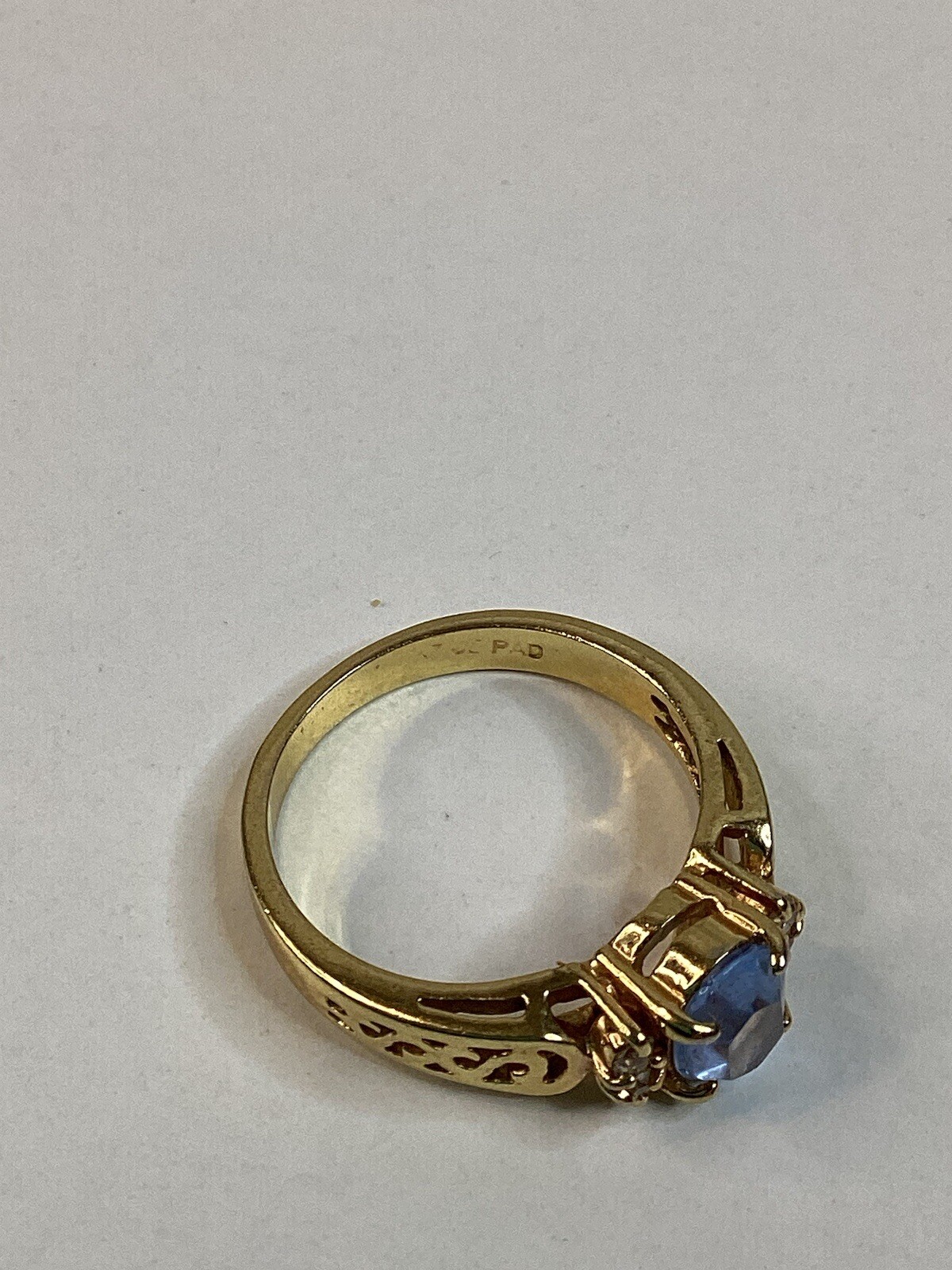 Vtg PAD Gold Tone Ring GE Light Blue 1cm Glass Stone Prong Set 8.25
