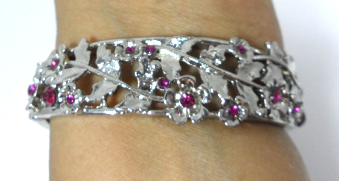 Hinged Bangle Bracelet Rhinestone Vining Flower Stems Open Work Cottage Core Vtg