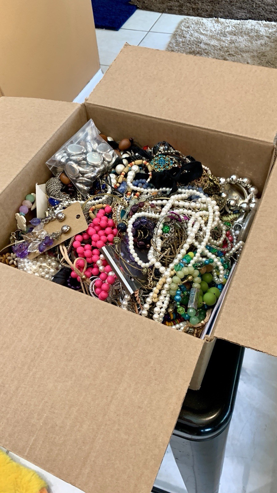 HUGE 19+ POUNDS COSTUME JEWELRY CRAFT WEAR TANGLED JUNK JEWELRY MAKERS LOT# 22
