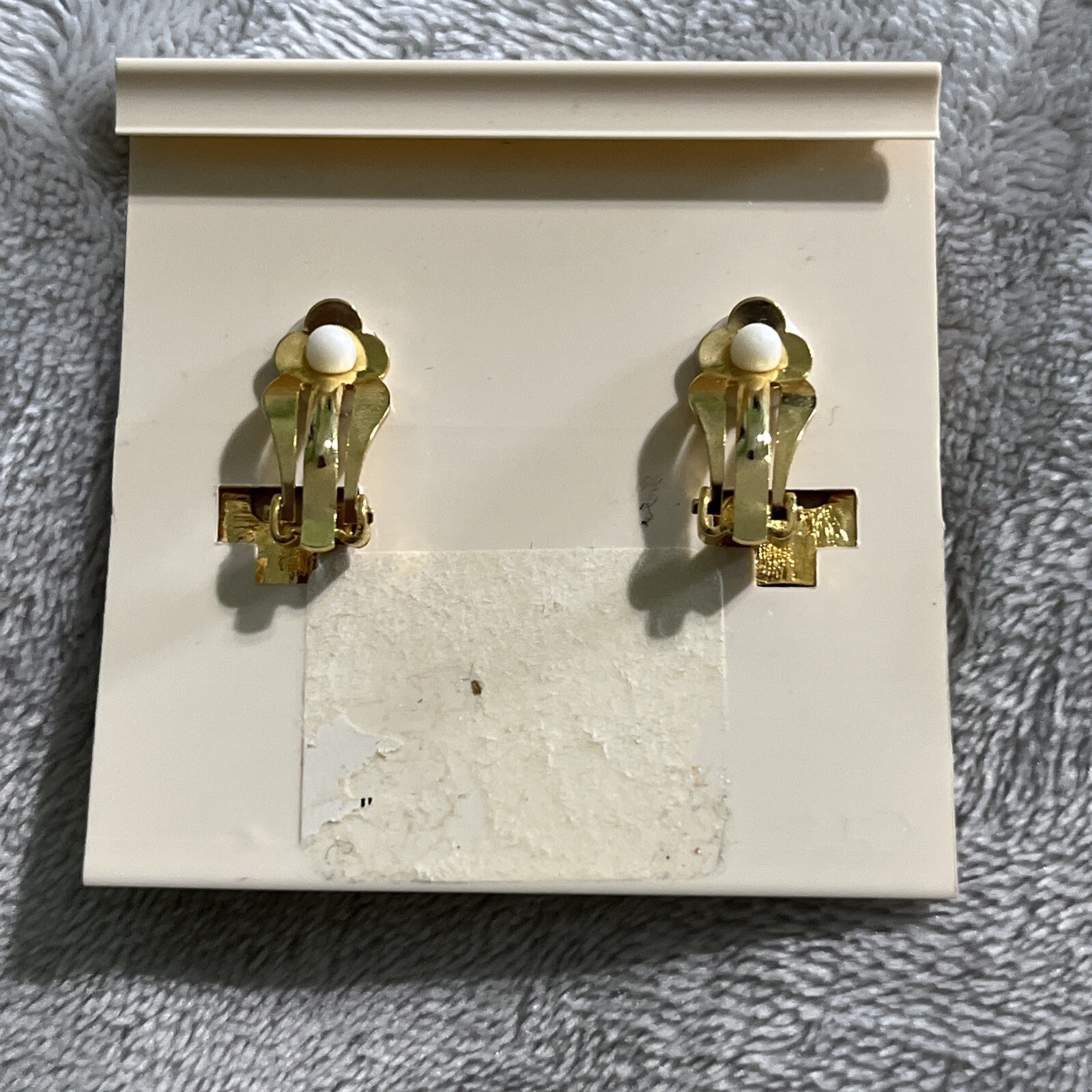 2 Sets Vintage ClipOn Earrings Yellow Tone W/Decorative Center Not Sure On Brand