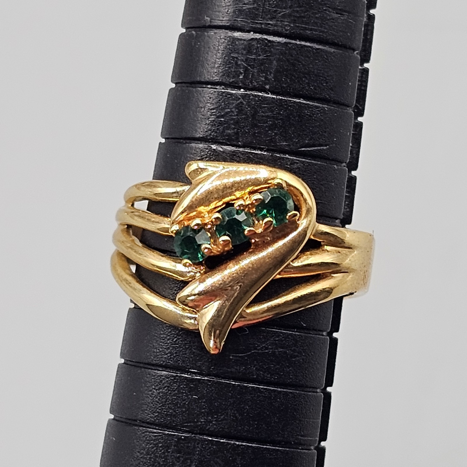 Vtg 18k Gold Plated Green Crystal Birthstone Ring May Birthday Swoop Size 8.5
