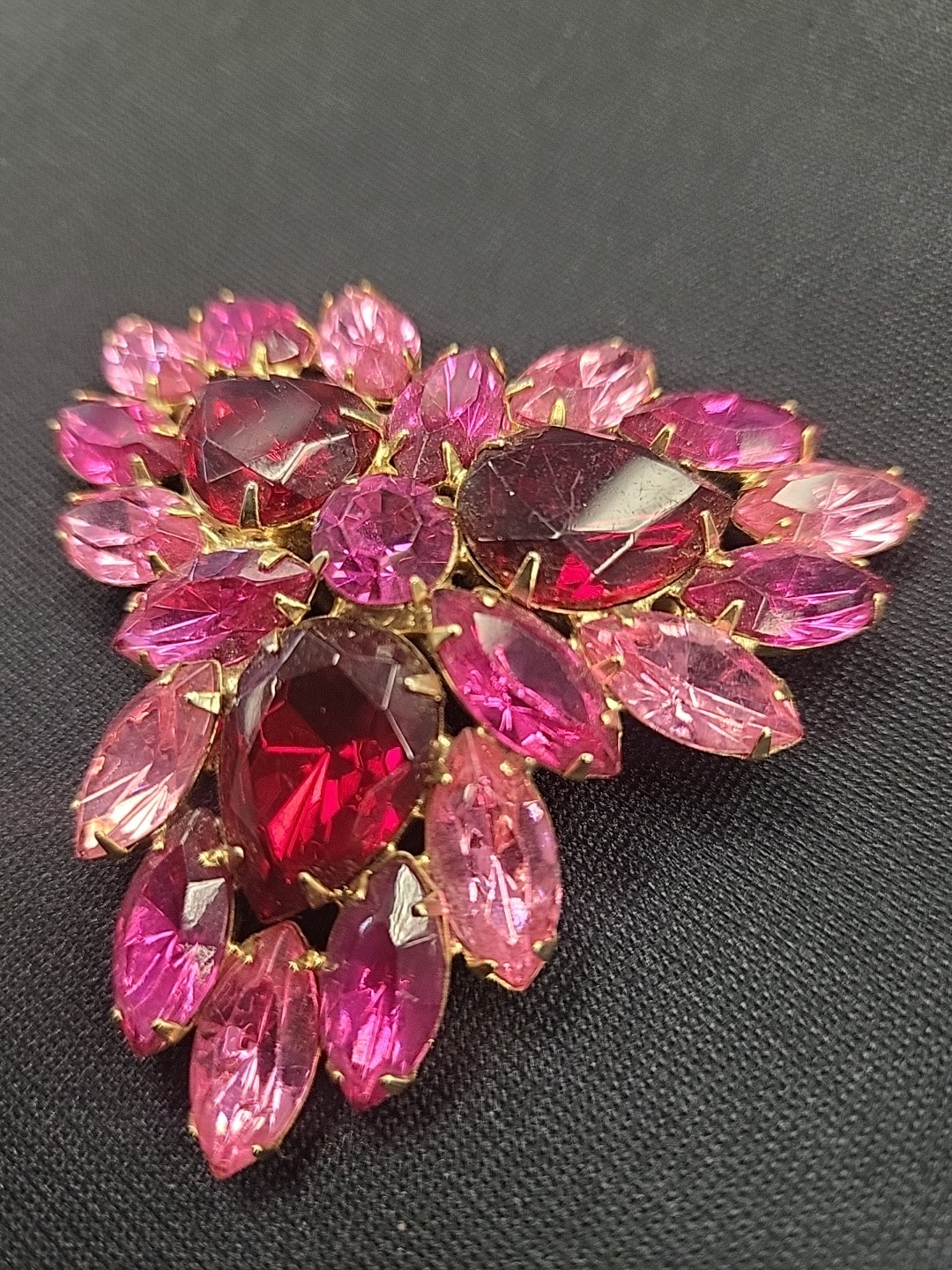 Lovely Vintage Red Fuchsia & Pink Rhinestone Brooch 2.25 Inch