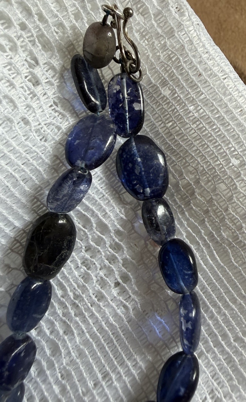 Vintage 925 Sterling Polished Iolite Stone Necklace in Various Shades Of Blue