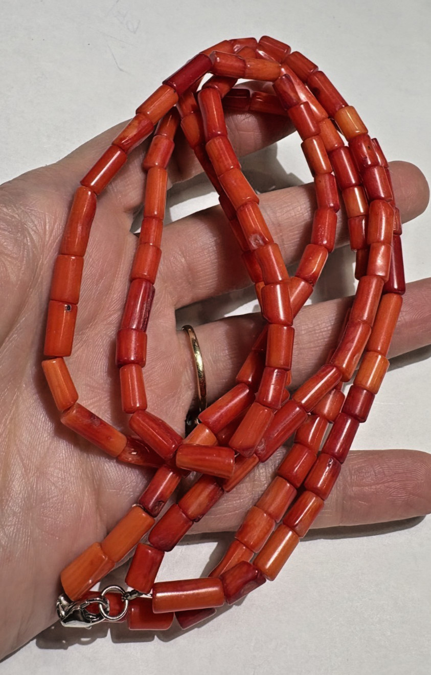 Dainty Double Strand Spice Red Tube Bamboo Beads 44g Coral 20″ Silver Necklace