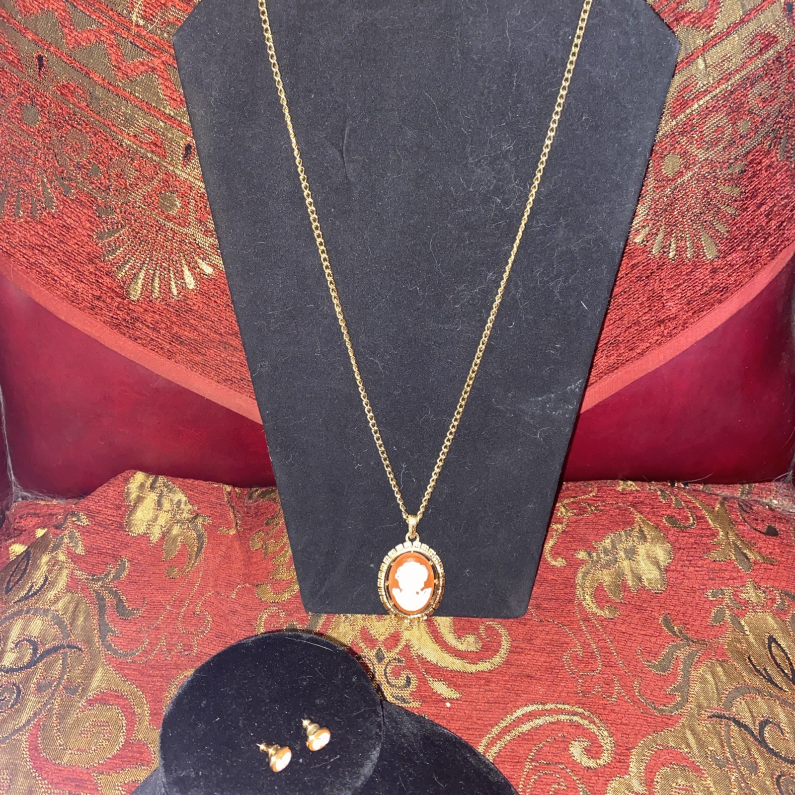 Vintage Orange-Cream Cameo fleur-de-lis Pendant Gold Tone Necklace, And Earrings