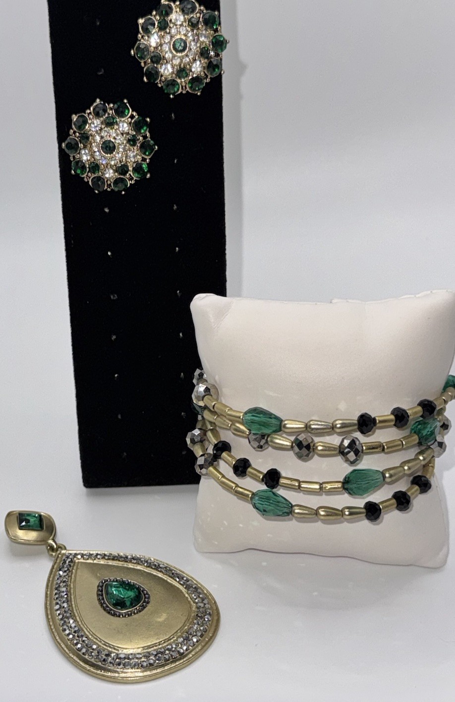 Vintage Emerald Green Glass Bead Wire Wrap Bracelet Earrings Pendant Set