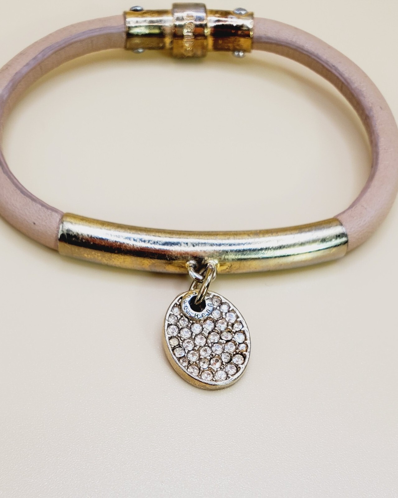 Gold Tone Henri Bendel Rhinestone Tan Leather Bracelet 6.25″ te06