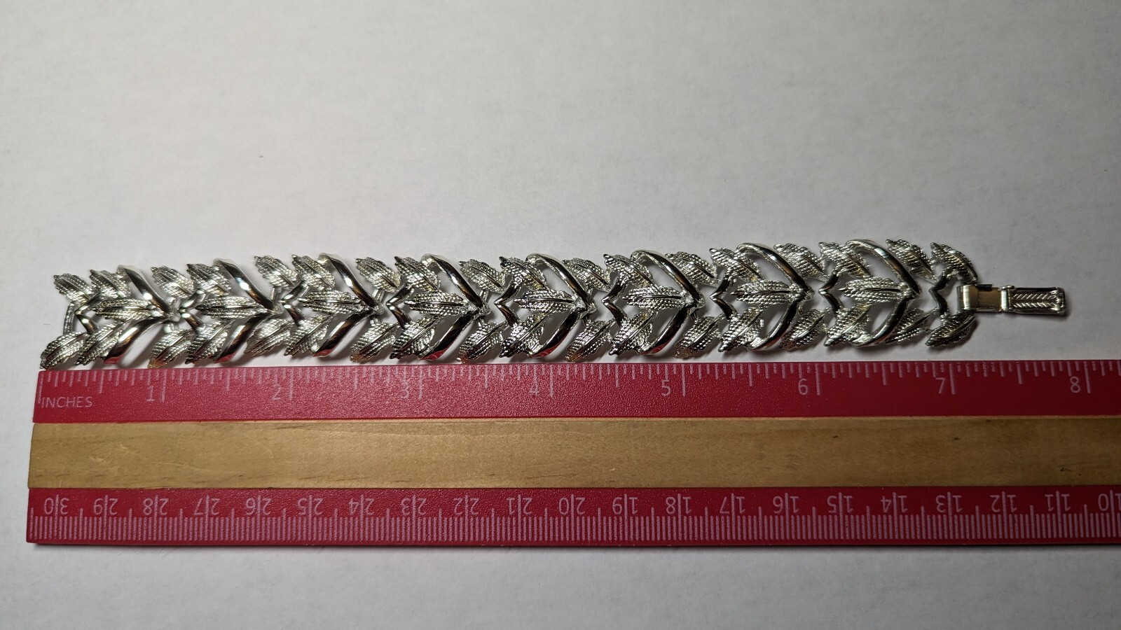 VINTAGE CORO BRACELET SIGNED ABOUT 7 1/2″ LONG