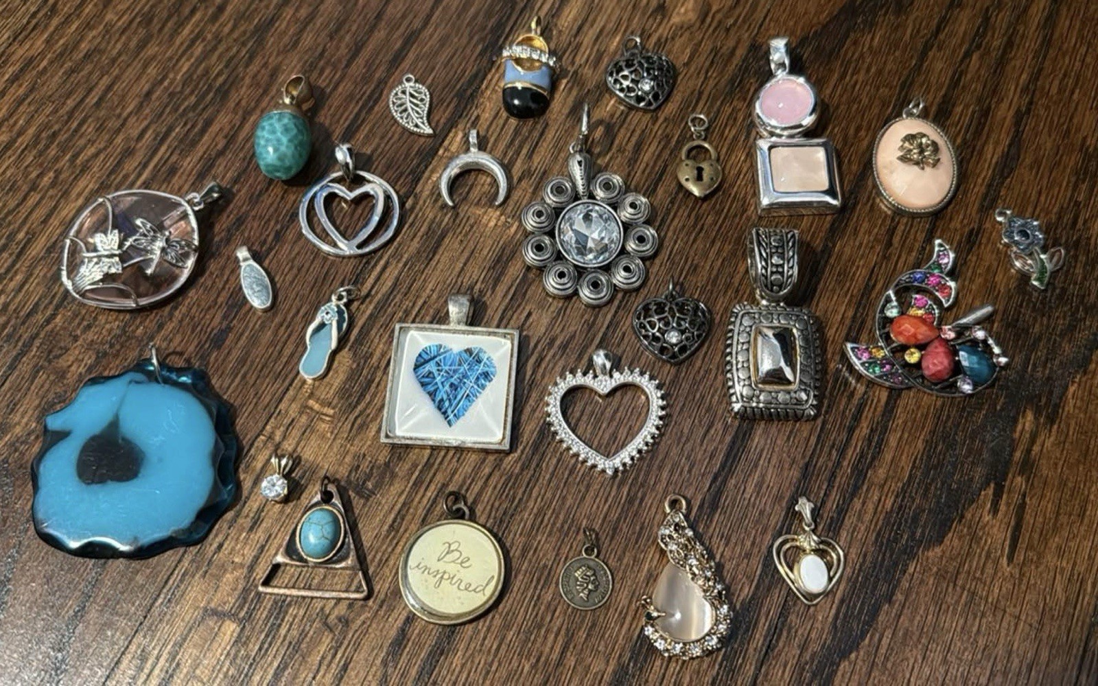 Vintage Pendant Charm Jewelry Lot Baby Shoe Hearts Flowers Leaf Gold Silver Tone