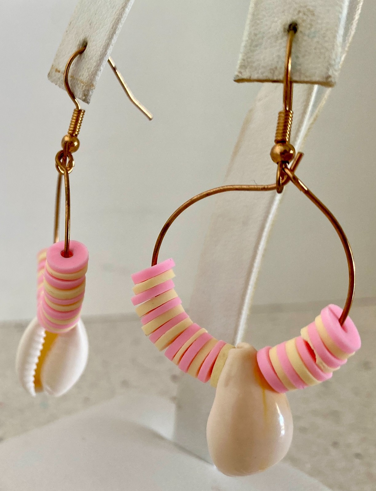 Vintage Cowrie Shell Earrings Pastel Bead Copper Tone Dangle Pierced Boho Beach