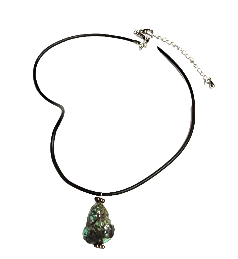 Vintage Natural South-Western Turquoise Bead Pendant Necklace 19″ Black Cord