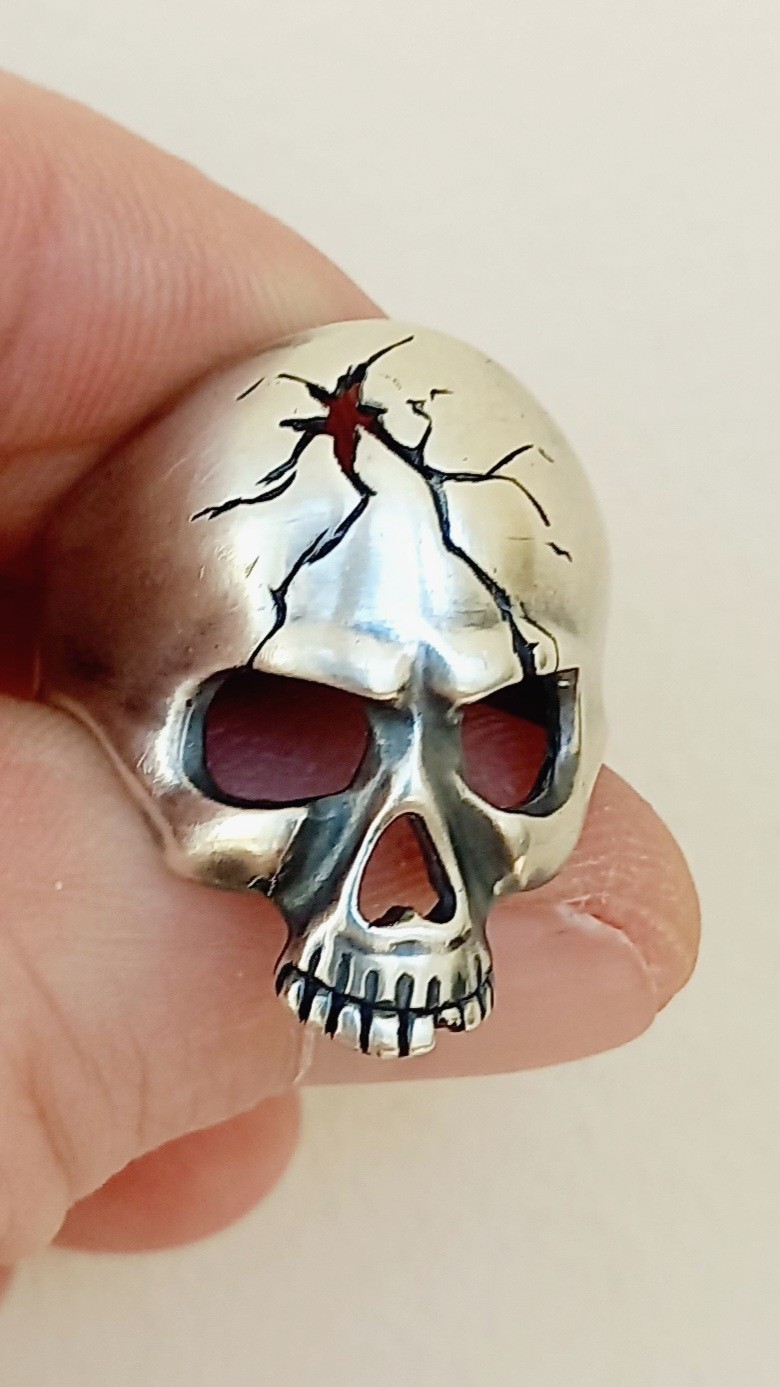 №98 Custom Handcrafted SILVER Ring Biker Scull Ring Size 9 ( 7.98 gr)