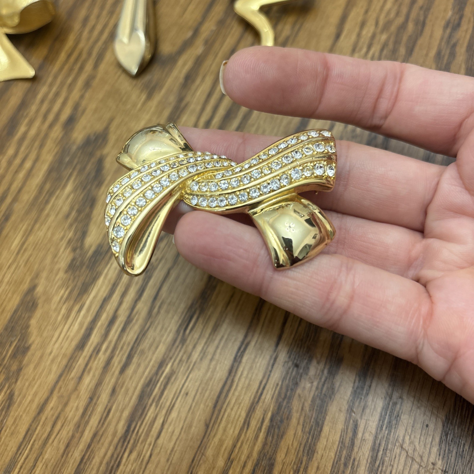 Set Of 4 Vintage Brooches Golden Tone Different Shapes