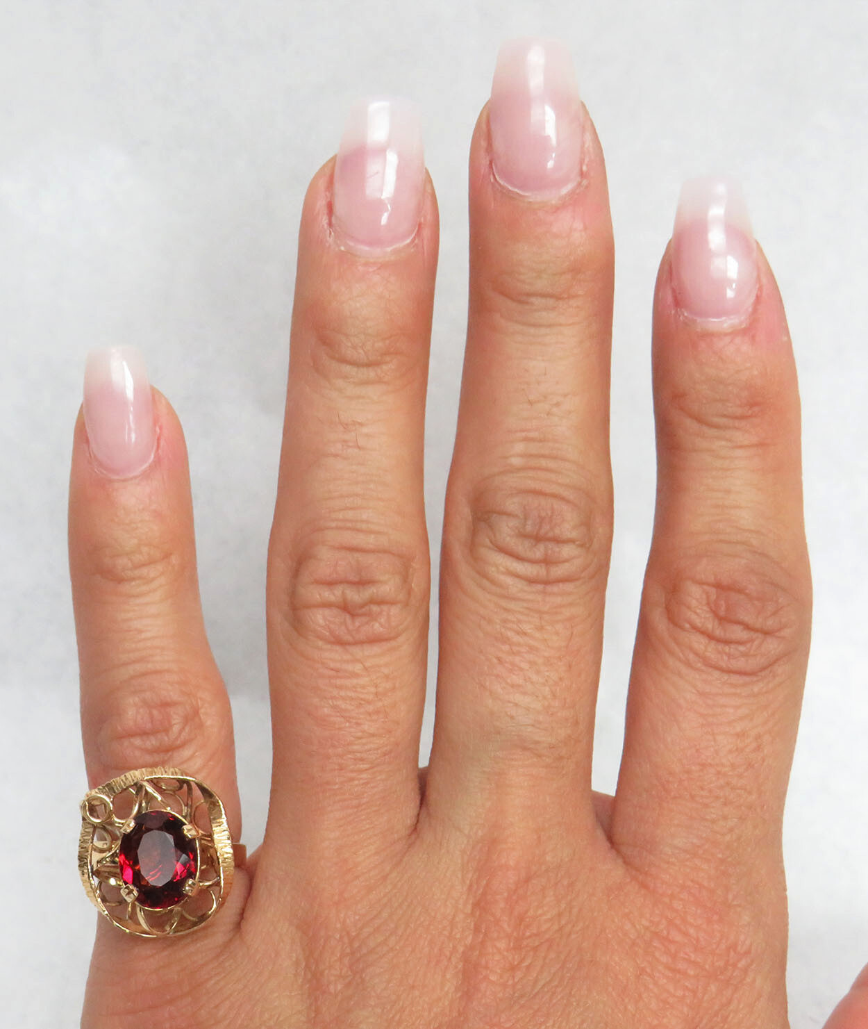 VINTAGE 18K GOLD & 3.6 REDISH BROWN SPINEL RING SIZE 6.5