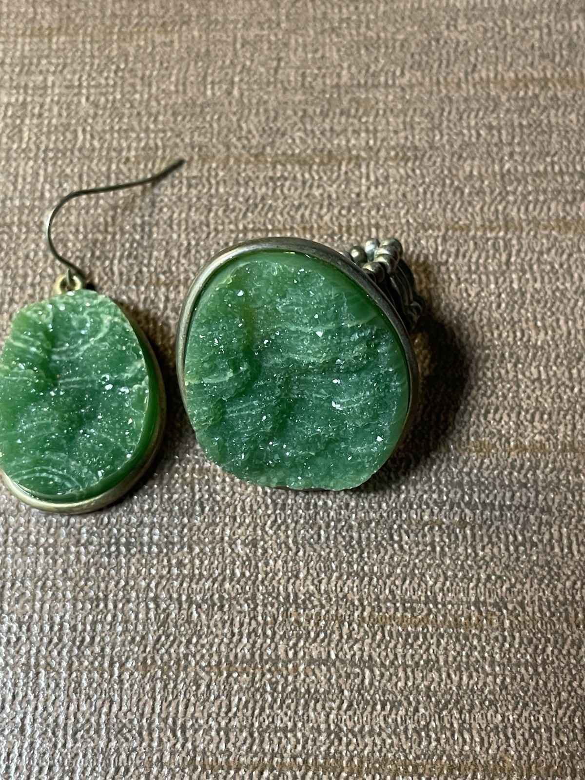 RARE Vintage Vivid Green Dyed Druzy Natural Stone Dangle Earrings ,Stretchy Ring
