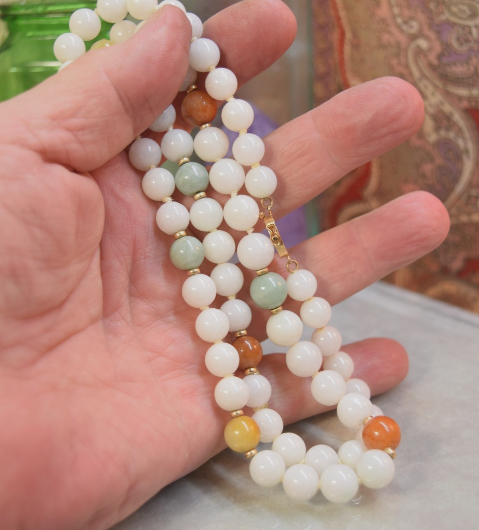 Vintage 14K Gold Red White & Green 9 mm – 10 mm Jade Bead Necklace 27″