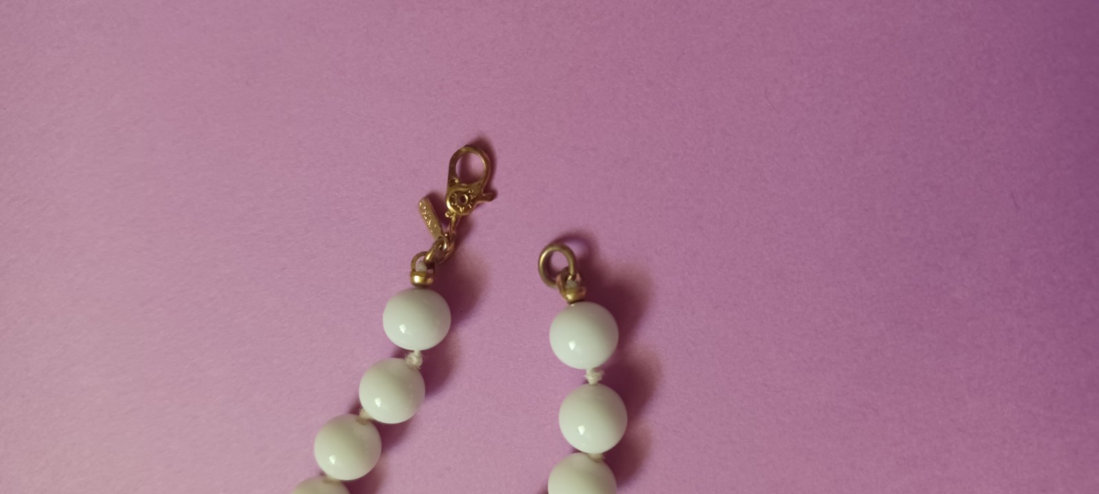 Vintage 1960s Monet Hand-Knotted Milk Glass Bead Bracelet with Sister Clasp