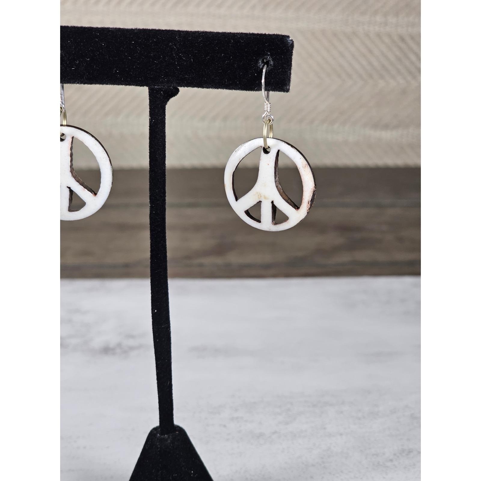 Vintage Peace Sign Dangle Earrings White Brown Two Tone Boho