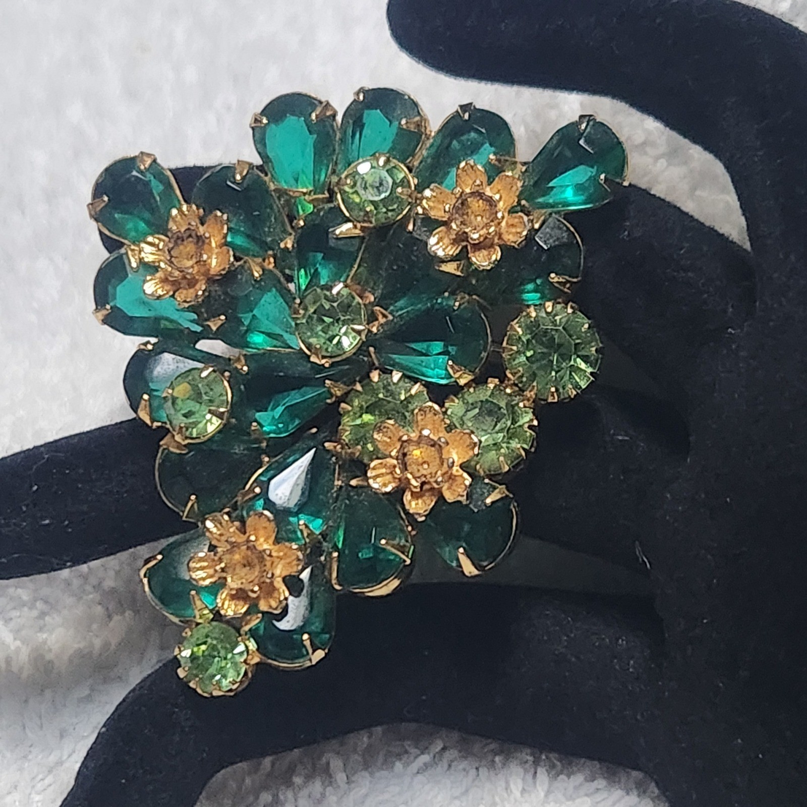 Vintage Green Rhinestone Floral Brooch Gold Tone Emerald Crystal Cluster Pin