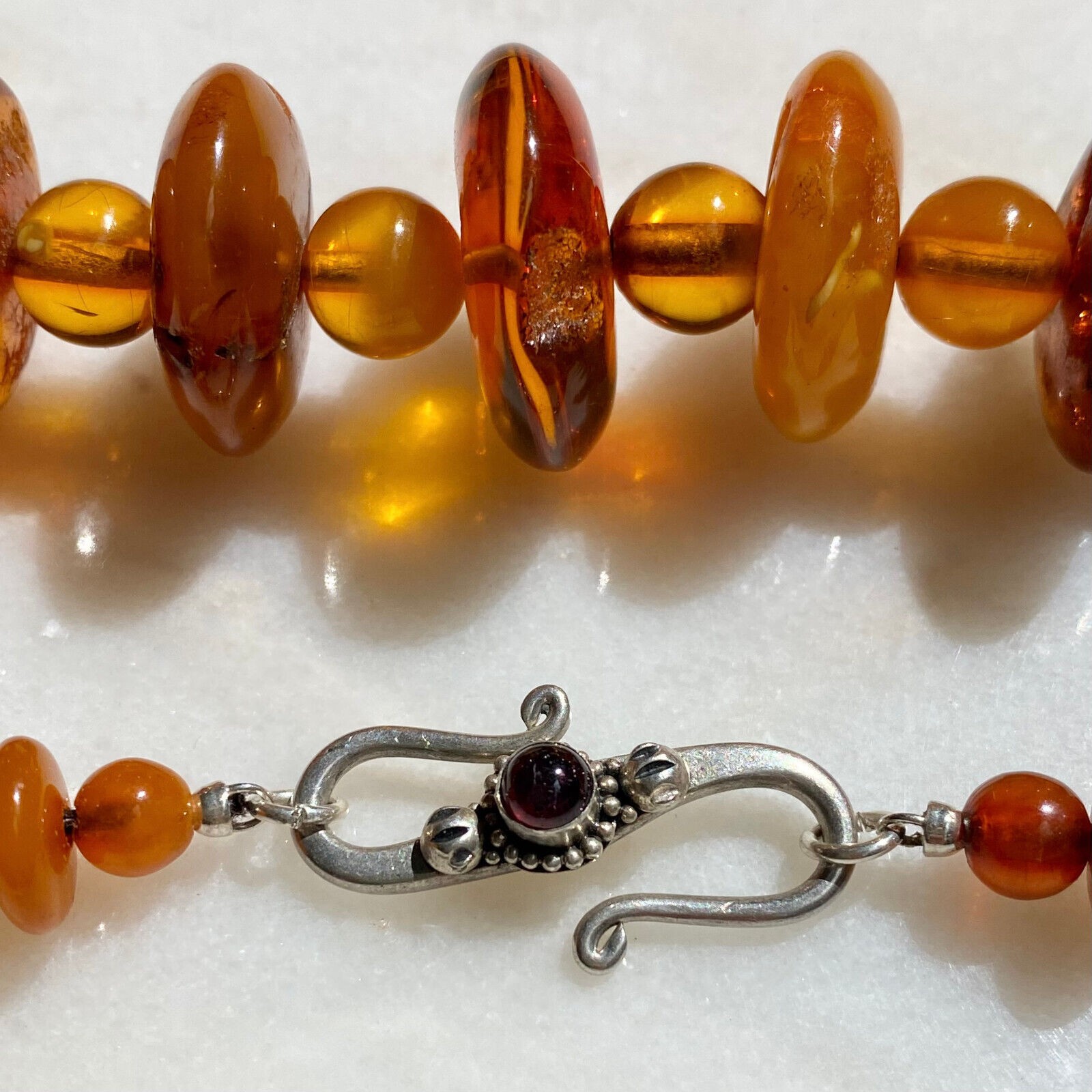 VTG BALTIC HONEY COGNAC BUTTERSCOTCH AMBER GRADUATED BEAD NECKLACE 64 GRAMS 27″