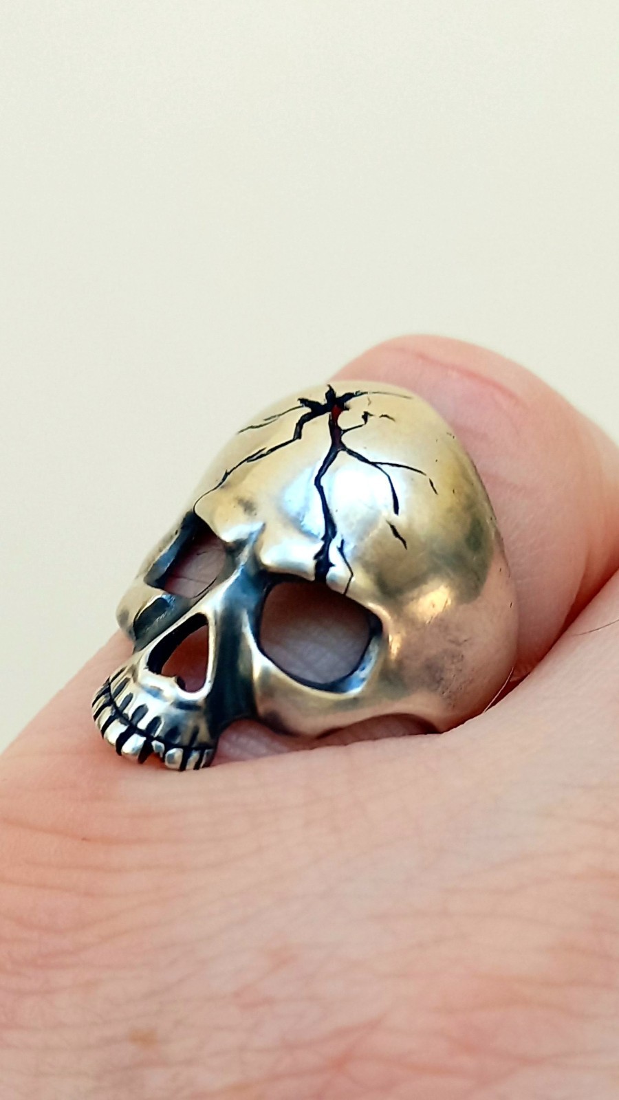№98 Custom Handcrafted SILVER Ring Biker Scull Ring Size 9 ( 7.98 gr)
