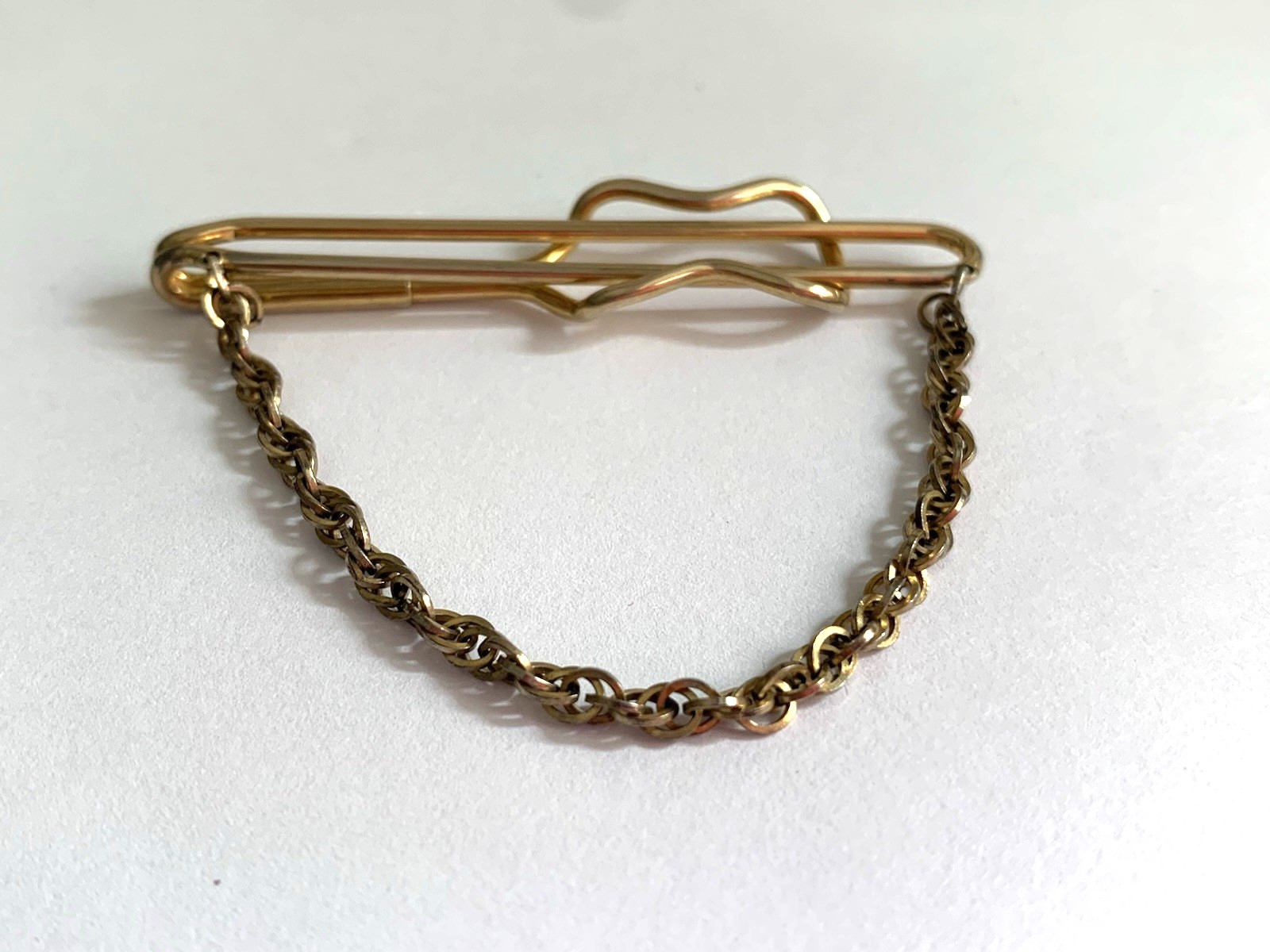 Hadley Vintage Men’s Tie Clasp Bar Clip with Chain Gold Tone USA