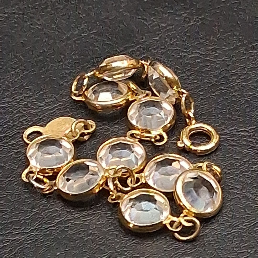 Vintage Austrian Crystal USA Link Bracelet Gold Tone. 17.520