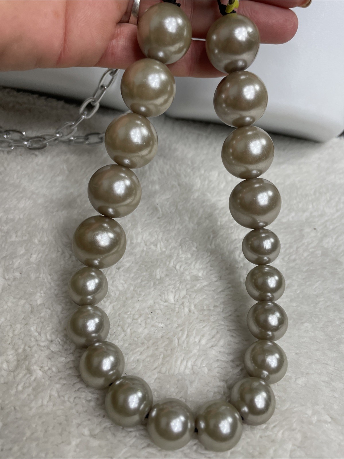 CHUNKY FAUX PEARL Silver Gray Bead Black Chain Link And Silver Chain NEW