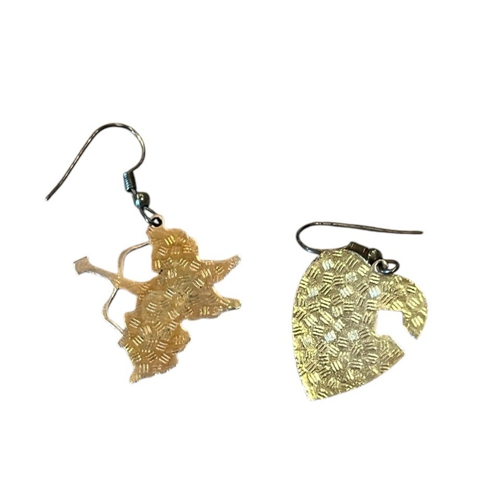 VTG Cloisonné Enamel Earrings Heart Love & Cupid 2” Gold Colored Metal 1980s