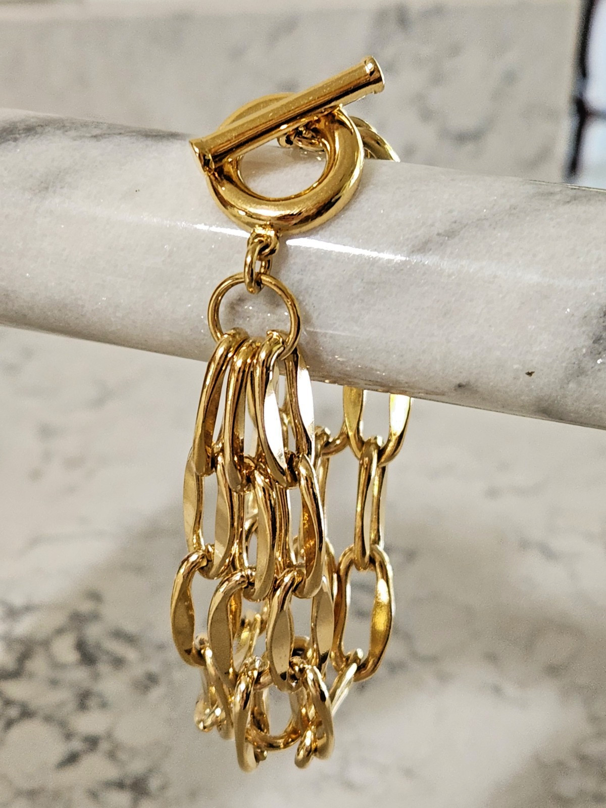 Vintage Gold-tone 3 Strand 3/4″ Flat Link 8″ Chain Bracelet with Toggle Closure