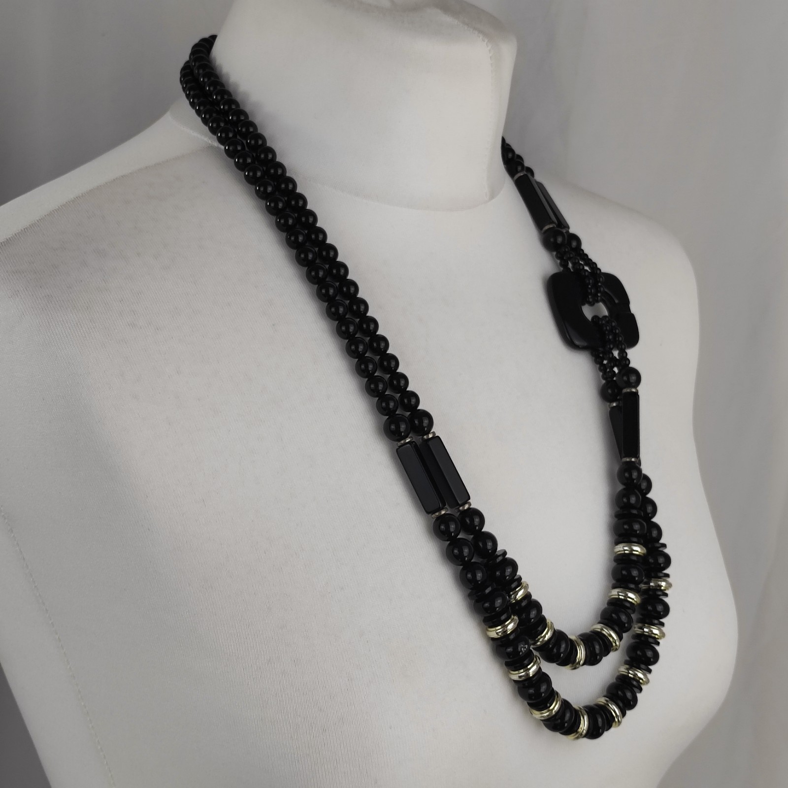 Vintage Womens Black Silver Beaded Necklace Large Side Bead Box Tab Insert Close