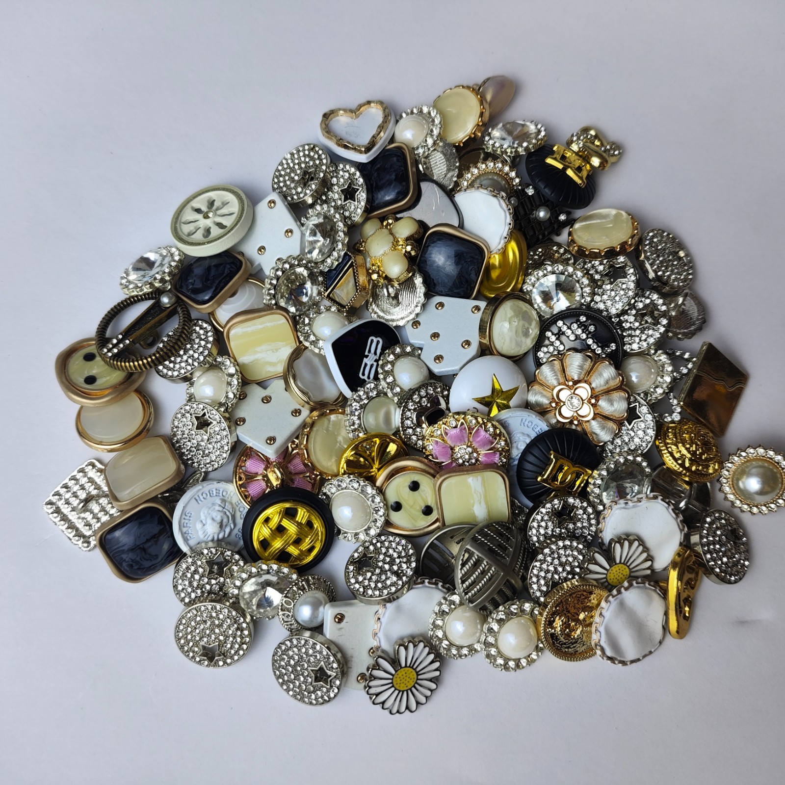 Vintage-now Costume Jewelry makeing Lots button Read Description 50pcs