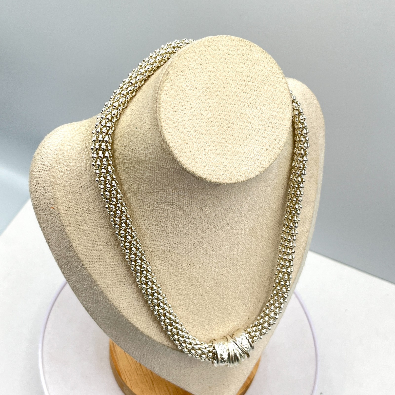 Vintage Retro Silver Tone Popcorn Mesh Link Necklace Ribbed Shell Centerpiece
