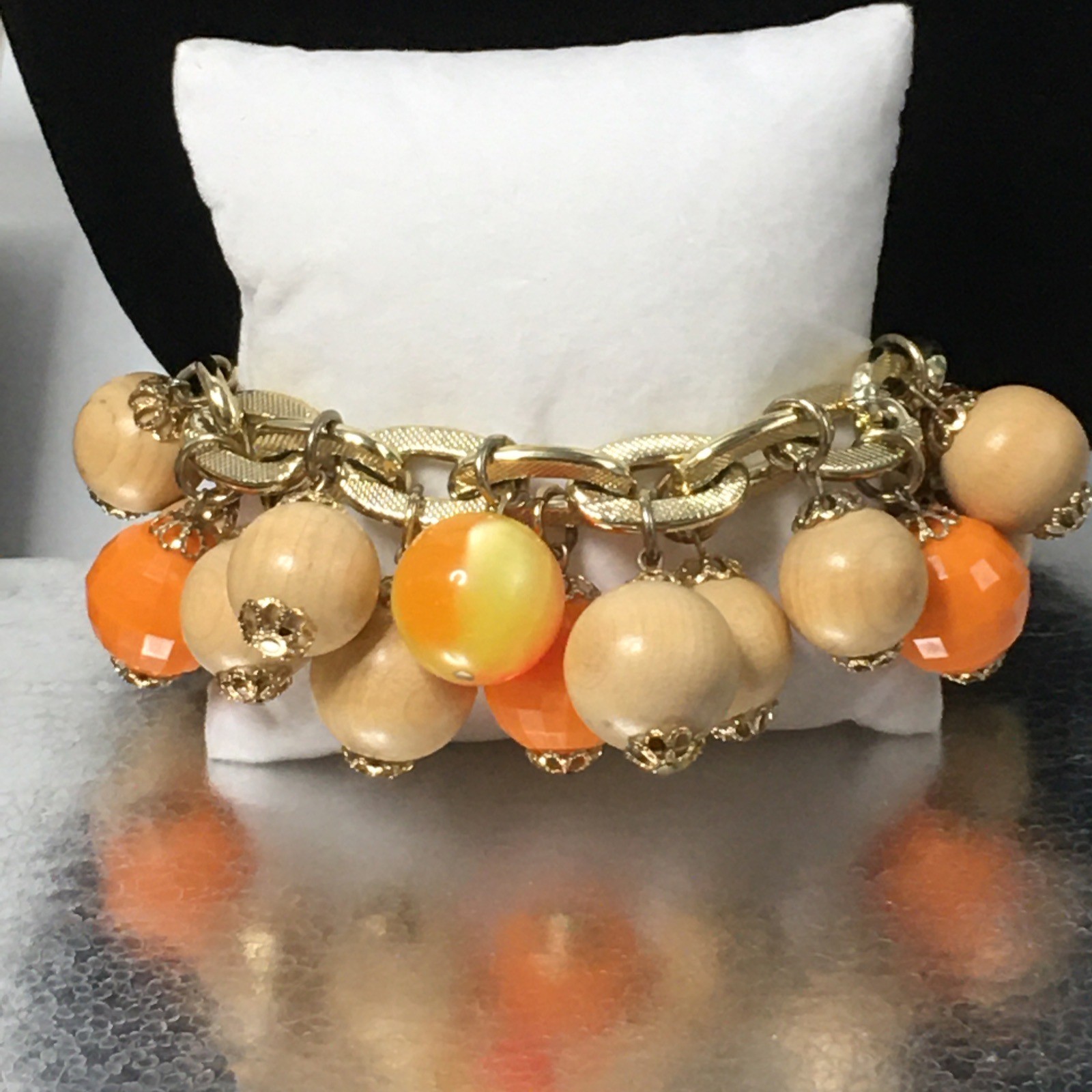 1960s VTG Chunky Multicolor Beaded Cha Cha Bracelet Lucite and Wood 8″